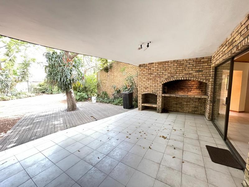 6 Bedroom Property for Sale in Panorama Western Cape